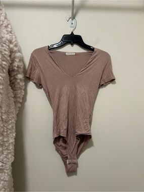 Tan V-Neck Short Sleeve Bodysuit